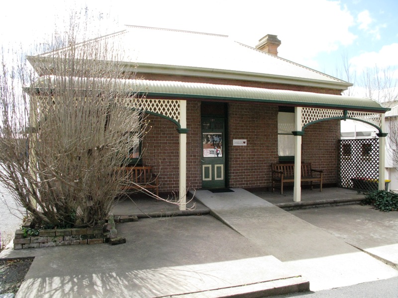 Office space with parking Picture 1