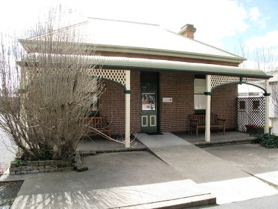 Office space with parking Picture