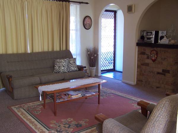 Fantastic Home, Not a thing to do, Excellent area of Orange Picture 2