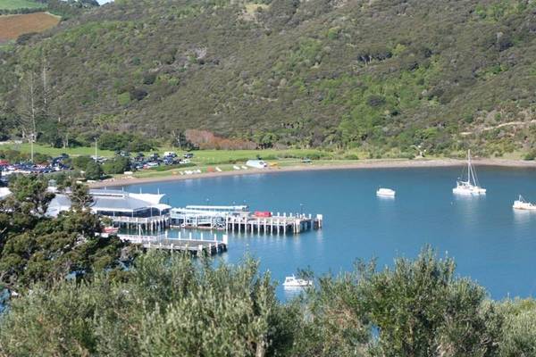 Sensational Waterfront Position Picture 1