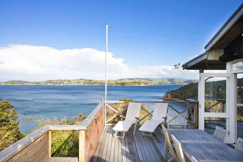 WATERFRONT 15 ACRES - ARRAN BAY Picture 2