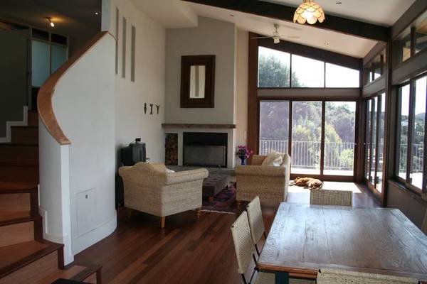 WATERFRONT RETREAT - MAGNIFICENT GULF VIEWS Picture 2