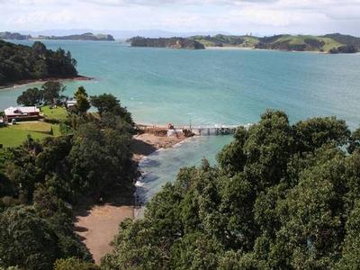 WATERFRONT RETREAT - MAGNIFICENT GULF VIEWS Picture