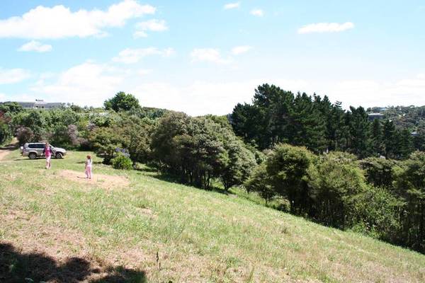 2 X SECTIONS - SUPERB NORTHERN SEA VIEWS Picture 1