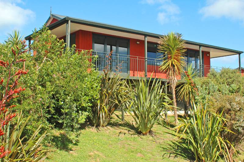 Pohutakawa Retreat Picture 2