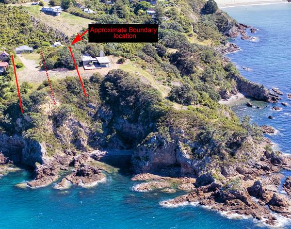 UNEQUALLED WATERFRONT PROPERTY Picture 2