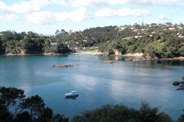 UNEQUALLED WATERFRONT PROPERTY Picture 3