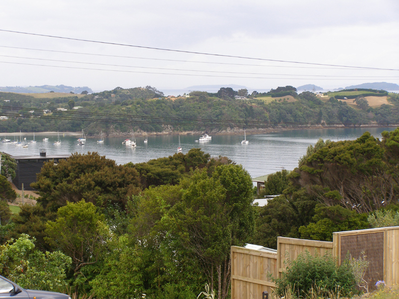 TWO WAY SEA VIEWS,
ONEROA HEIGHTS Picture 1