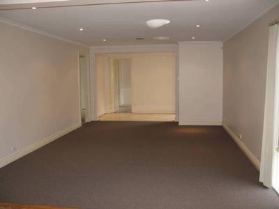 WALK TO ALMA VILLAGE SHOPS, RESTAURANTS AND TRANSPORT Picture WALK TO ALMA VILLAGE SHOPS, RESTAURANTS AND TRANSPORT Picture