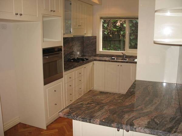 WALK TO ALMA VILLAGE SHOPS, RESTAURANTS AND TRANSPORT Picture 2