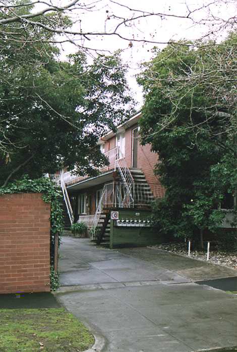 2 BEDROOM APARTMENT, GREAT LOCATION!
UNDER APPLICATION. Picture 2