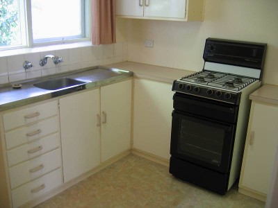 2 BEDROOM APARTMENT, GREAT LOCATION!
UNDER APPLICATION. Picture