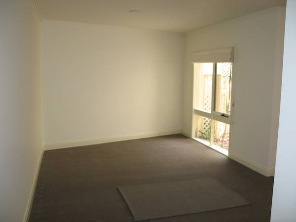 PRIME LOCATION Picture 3