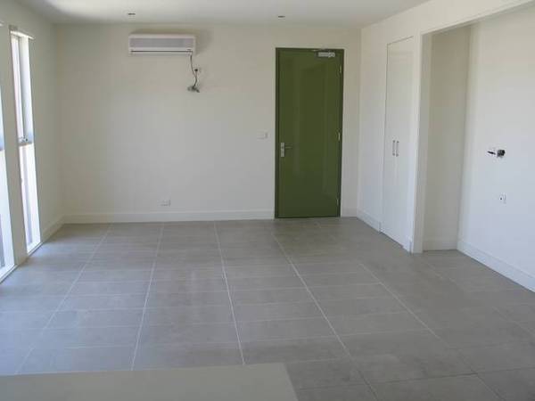 TOP FLOOR APARTMENT IN OLD STYLE POST OFFICE! Picture TOP FLOOR APARTMENT IN OLD STYLE POST OFFICE! Picture