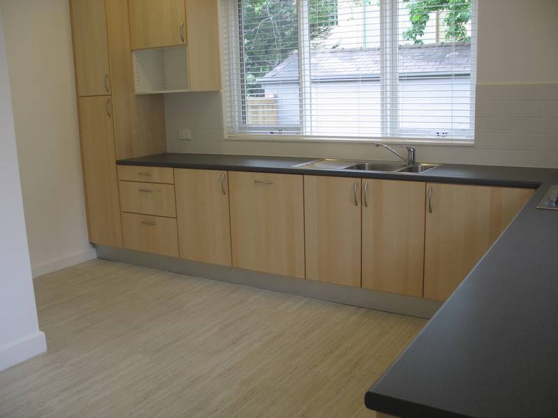 IDEALLY LOCATED FAMILY RESIDENCE! Picture IDEALLY LOCATED FAMILY RESIDENCE! Picture