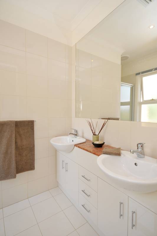 Prestigious Living, Parkland Views, Huge Double Garage. UNDER CONTRACT. Picture 3