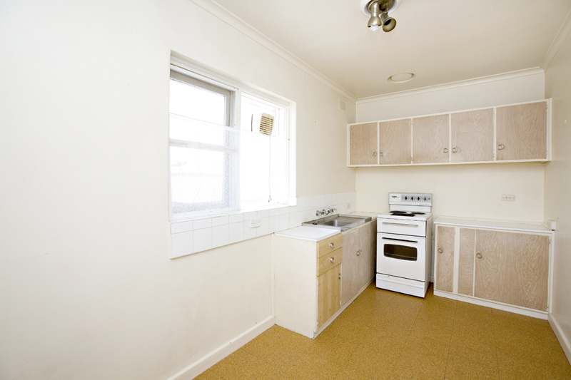 AFFORDABLE ENTRY!
RIPE FOR RENOVATION! Picture 2