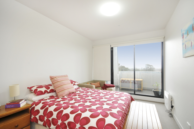 2 BEDROOM, BALCONY, CARPARK Picture 2