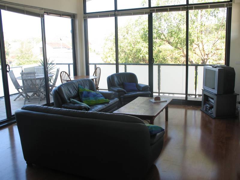 OUTER CRESCENT VIEWS & FRONTAGE! Picture