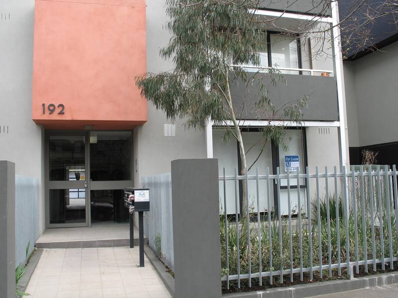 1 BEDROOM, 2 LIVING AREAS, 2 CARPARKS, COURTYARD GARDEN. UNDER APPLICATION Picture 1