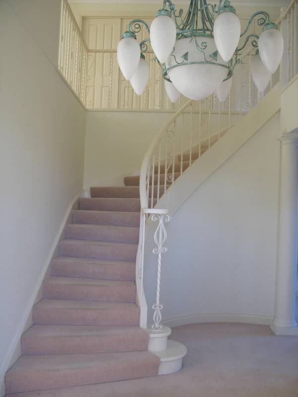 PRESTIGIOUSLY ADDRESSED IN AN EXCLUSIVE CAULFIELD NORTH POCKET, THIS FABULOUS FAMILY ENTERTAINER.
6 MONTH LEASE AVAILA Picture 2