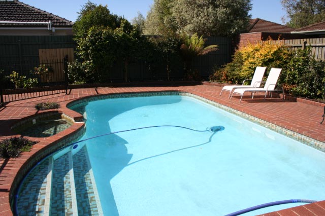 Executive/ Family Residence with Pool UNFURNISHED Picture 2