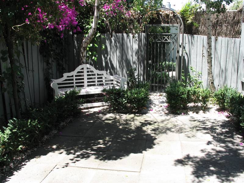 LOCATION, LOCATION Picture 2