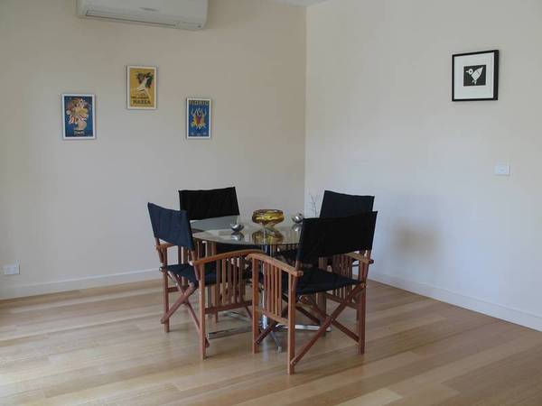 UNDER APPLICATION: HUGE 1ST FLOOR APARTMENT WITH PRIVATE TERRACE Picture 3