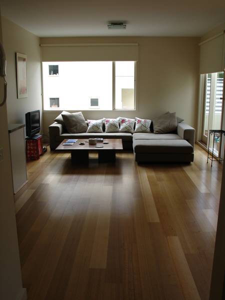 UNDER APPLICATION: HUGE 1ST FLOOR APARTMENT WITH PRIVATE TERRACE Picture 1