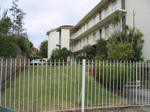 SPACIOUS LIGHT AND BRIGHT Picture 1