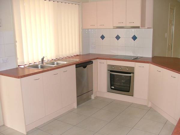 Spacious 4 Bedroom Home in Kings Park - OPEN FOR INSPECTION TUESDAY 5.30 - 6.00PM Picture 2