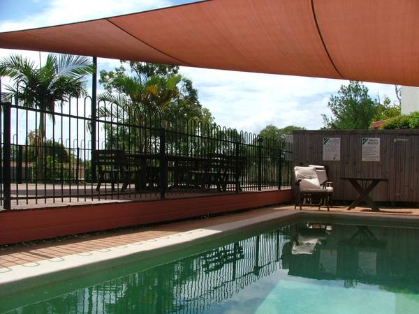 Roomy Townhouse in sought after complex. Picture 3