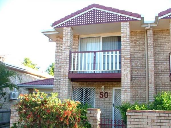 Available Now in Sought After Complex - UNDER APPLICATION Picture 1