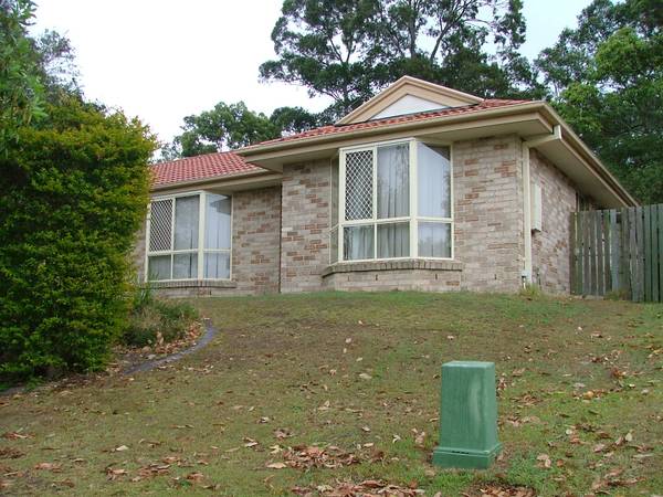 4 Bedroom home in leafy surrounds Picture 2