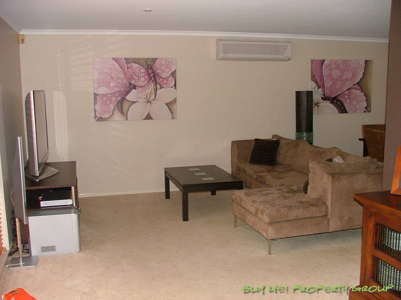 OUTSTANDING FAMILY HOME Picture 2