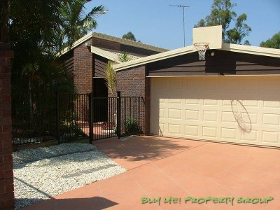 BACKING ONTO PARKLAND - OPEN HOME CANCELLED Picture