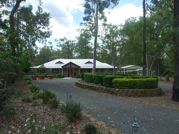 Acreage and Nature at its' best. Picture 1