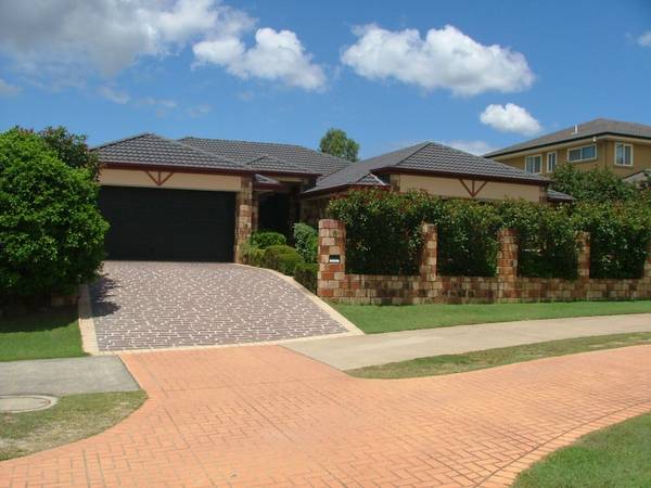 LUXURY LAKEWOOD LIVING- OPEN FOR INSPECTION SATURDAYS 10.00 - 10.30am. Picture 1