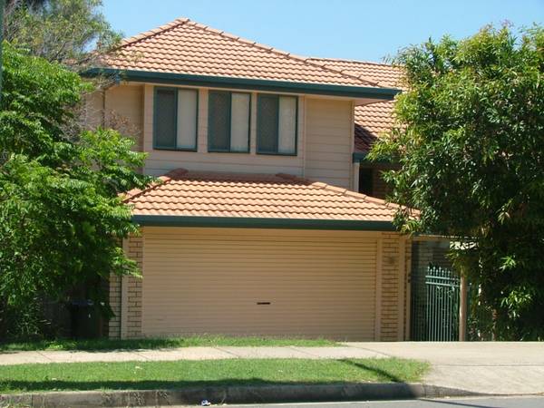 Vacant Townhouse - Owner Keen to Sell!! - OPEN FOR INSPECTION - SAT 10.00 - 10.30AM Picture 1