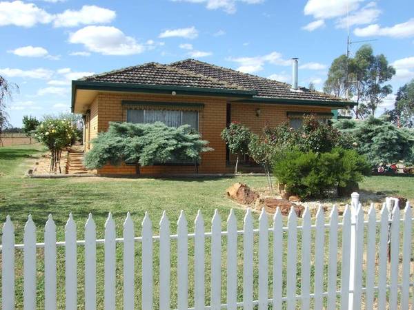 Country Living Picture 1