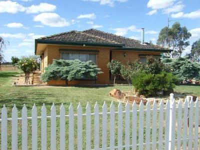 Country Living Picture