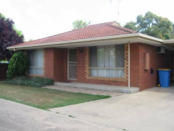 FOR THE PROFESSIONAL COUPLE!!! Picture 1