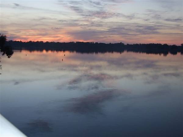 BREATHTAKING WATERFRONT APARTMENTS Picture 1