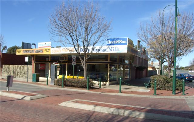 CORNER COMMERCIAL FREEHOLD - HUGE POTENTIAL Picture 1