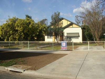 GREAT STARTER OR INVESTMENT Picture