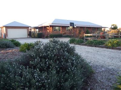 Tranquil 5 Acres Edge of Town Picture