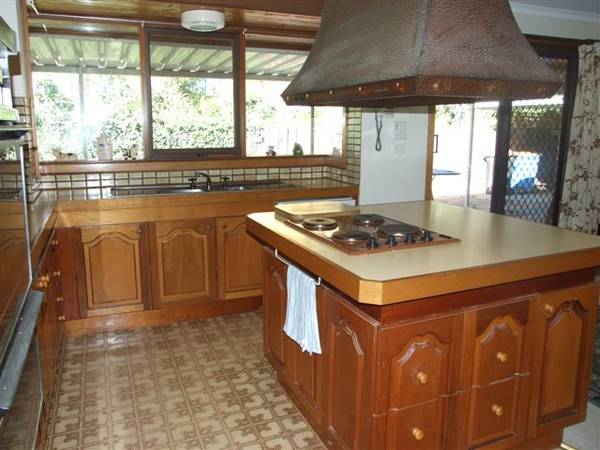 OPPORTUNITY AWAITS Picture 3