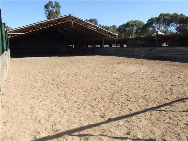 "Victorian Training Centre" 20 acres (approx) - 100 metres Seymour Racecourse Picture 3