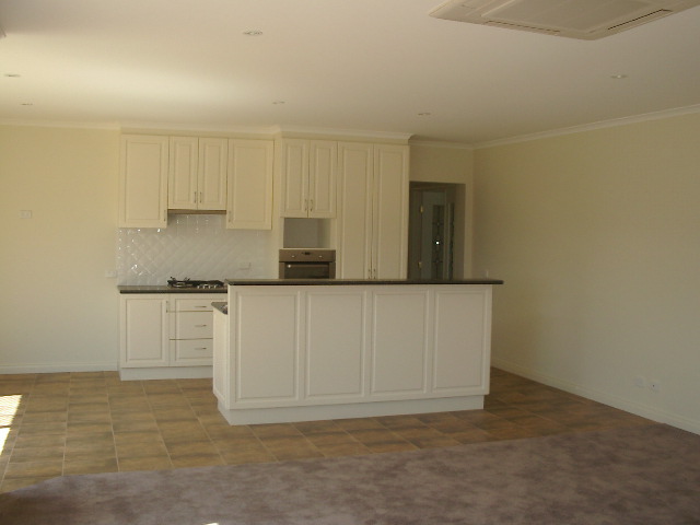 IDA PLACE TOWNHOUSES - READY TO MOVE IN Picture 3