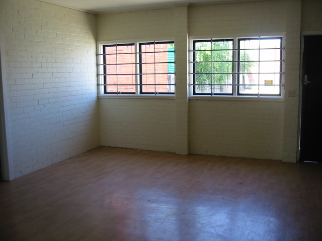 CENTRAL BUSINESS LOCATION Picture 3